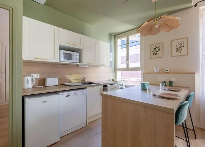 De Standing Place Saint Marc Iii G Apartment